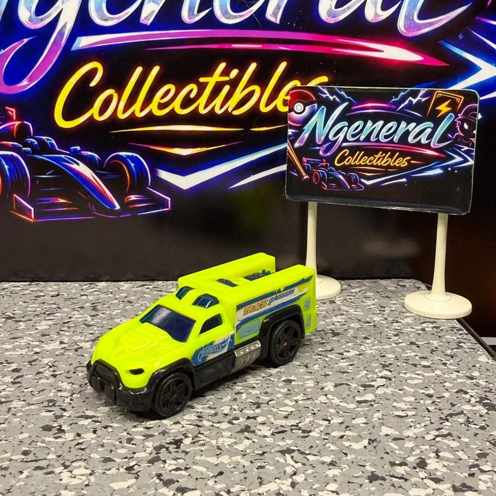 Hot Wheels Rescue Duty Neon Lime Green Track 1st Response Diecast Truck 2012